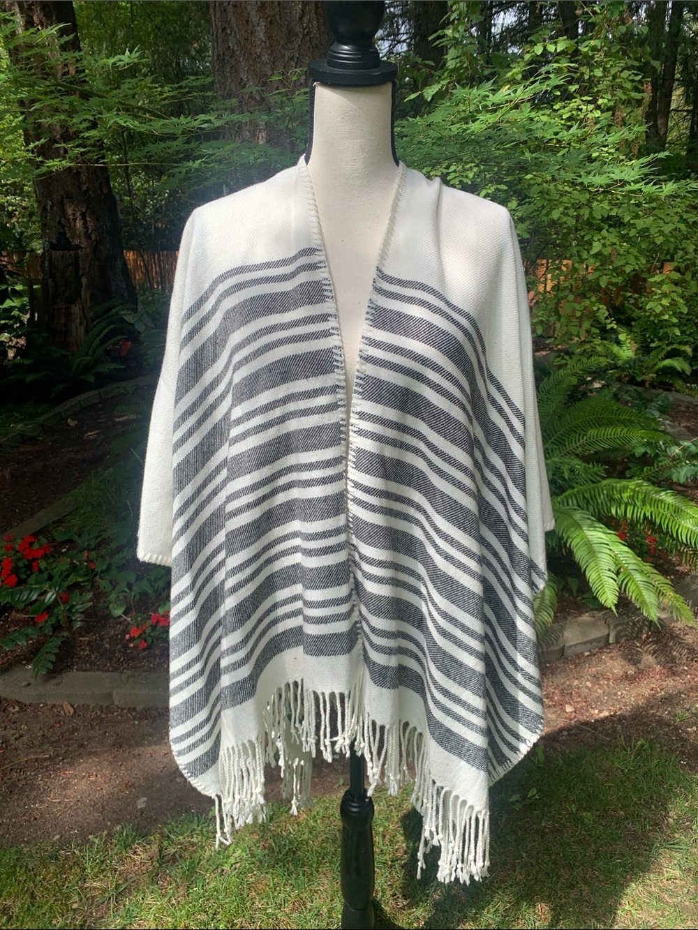 Cozy Striped Fringe Throw Shawl - White & Gray
